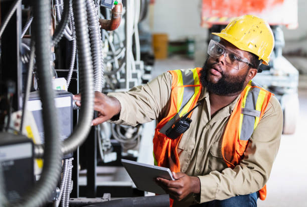 Best Affordable Electrician  in Uhrichsville, OH